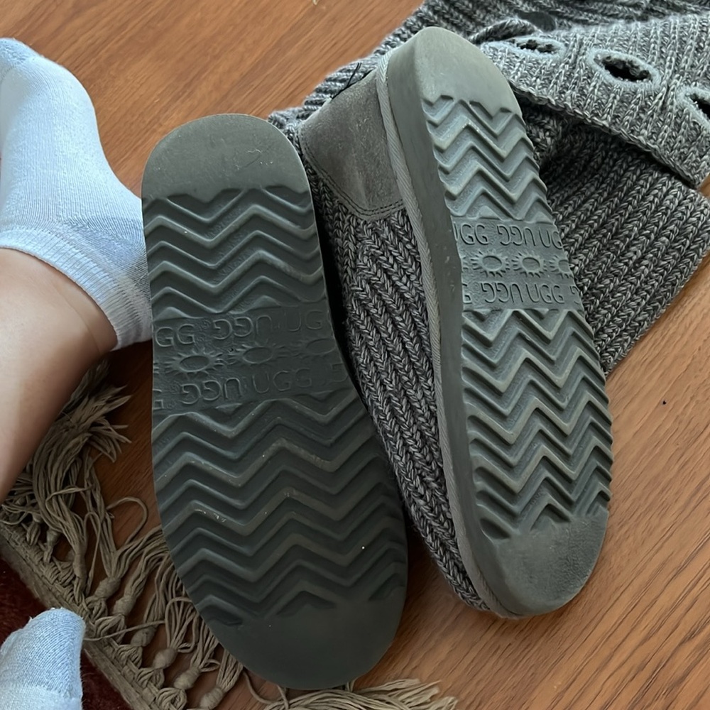 Grey sweater ugg boots - Picture 4 of 6